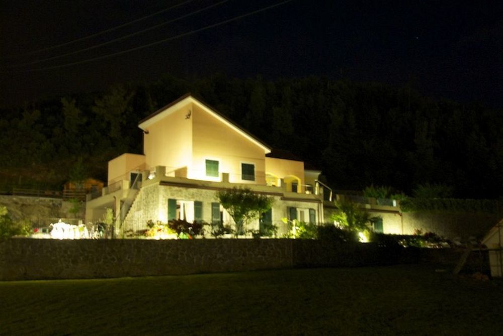 קזארצה ליגורה B&B Villa Luisa מראה חיצוני תמונה